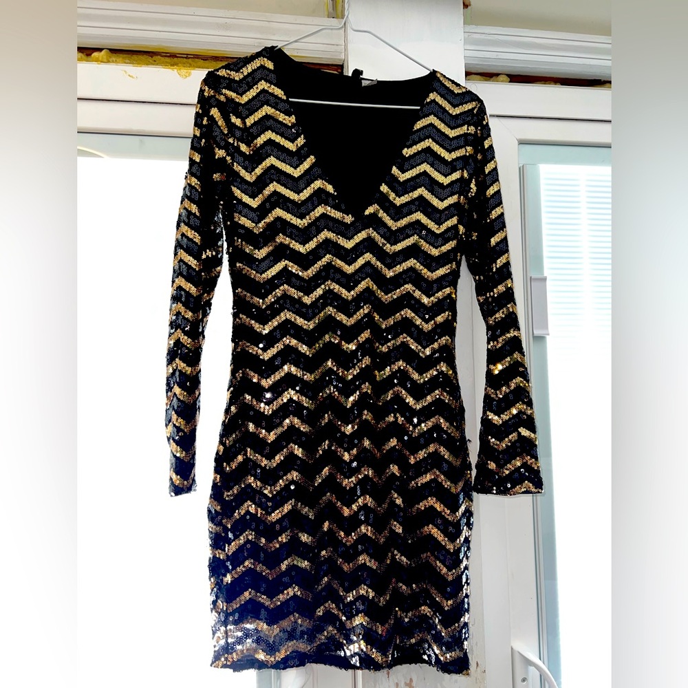 Black and Gold H&M Sequin Dress Size 8